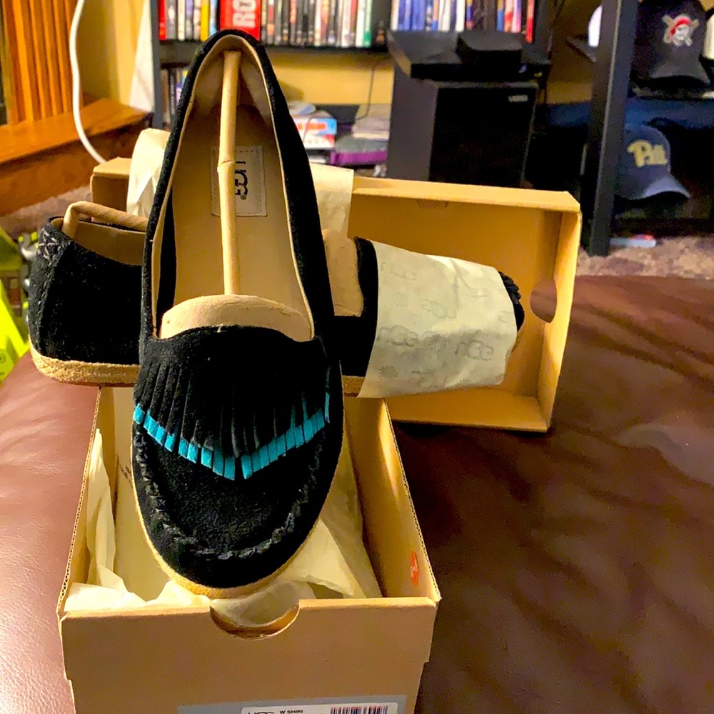 Ugg Women’s Size 9 Shiri Black Fringe Flats NIB